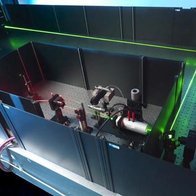 Plataforma Óptica Xinland Sistema de Proteção Laser de Escudo de Luz Laser Novo Condição 532nm 1064nm Escudo Laser Metal para Laboratórios Ópticos